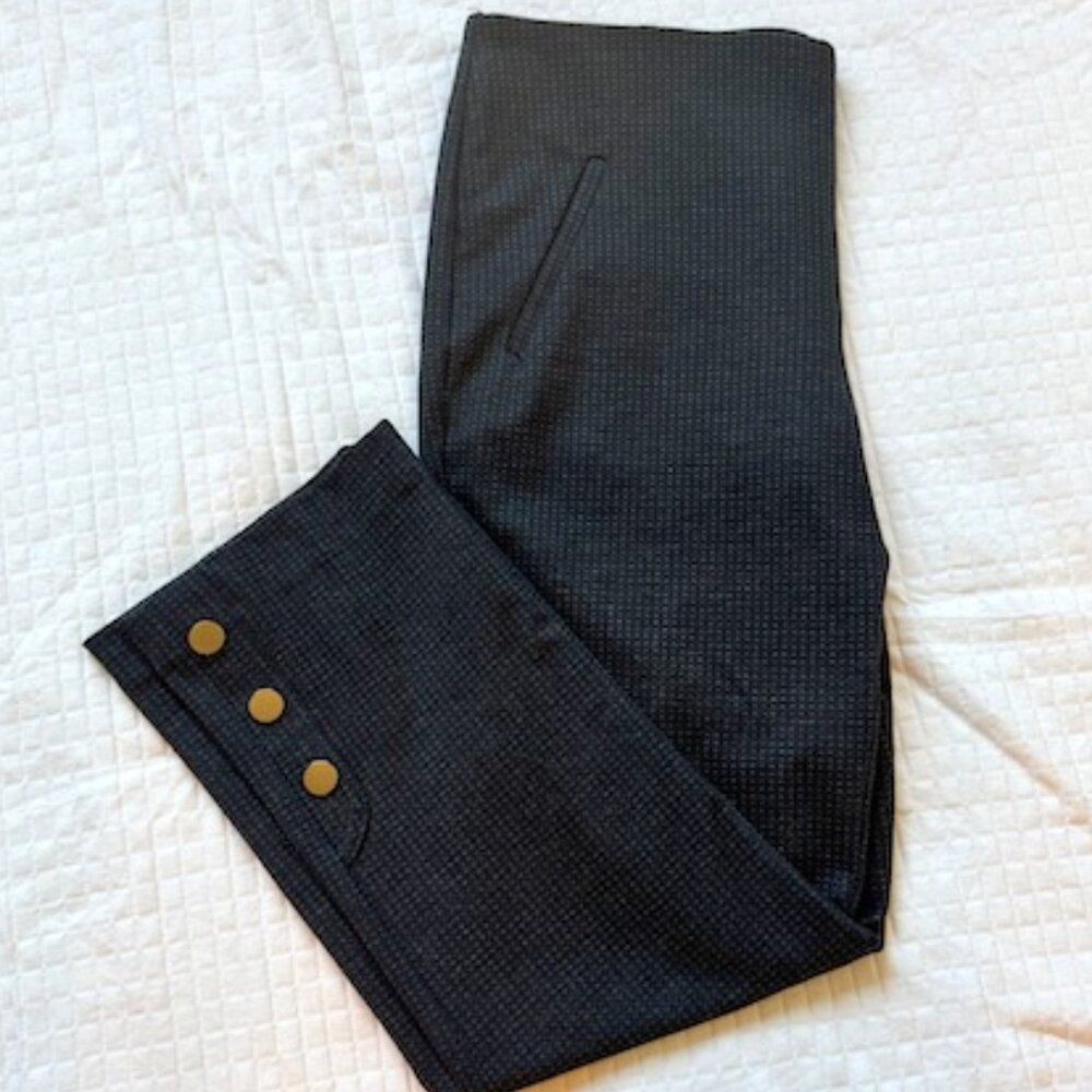 Chico's Fabulously Slimming mid-rise stretch ankle pants Size 8 (Chico's size 1)